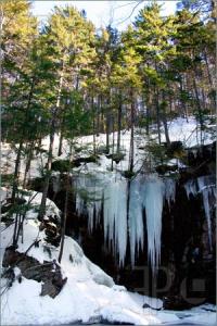 Frozen-Falls-311684
